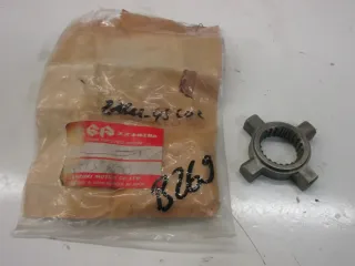 B269. Suzuki VZ 800 Zahnrad Motor Kupplungsteil Kupplung clutch 21611-45C02 - Bild 1