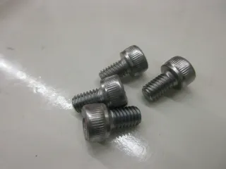 C46. Kawasaki ZR 1100 KFX 450 KSF 450 Schraube M6 x 10  Motor Auspuff 120CC0610 - Bild 3