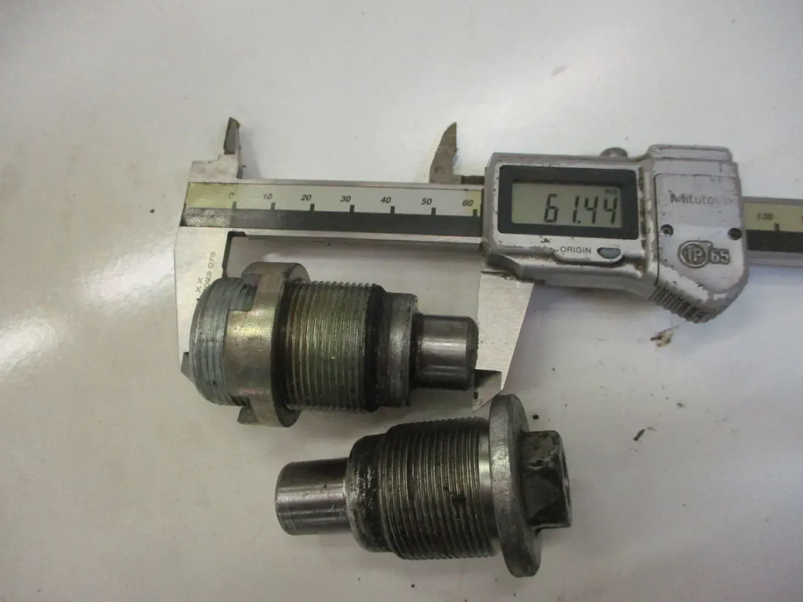 Honda Gl 1200 SC 14 DX Goldwing Schwingenbolzen Lagerzapfen Schwingenachse bolt - Bild 1