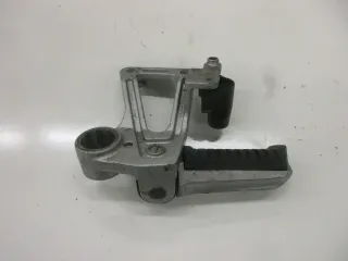 10. Kawasaki GPZ 600 R ZX600A Fußrastenhalter hinten rechts mit Fussraste Sozius - Bild 3