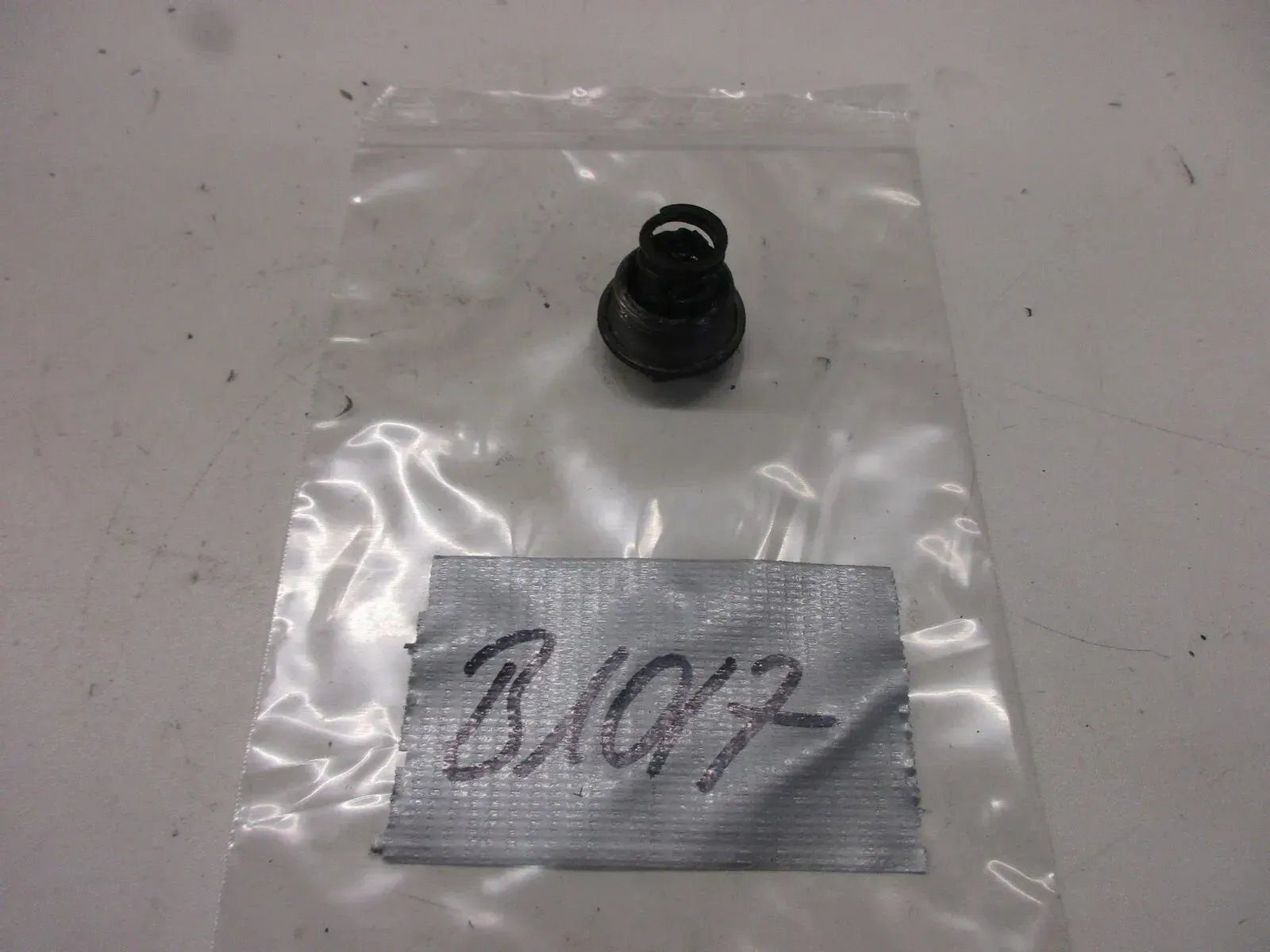 Schaube Gabel B1017 BMW R45 R65 R80 R100 Gabelholm Verschluß Spezialschraube - Bild 1
