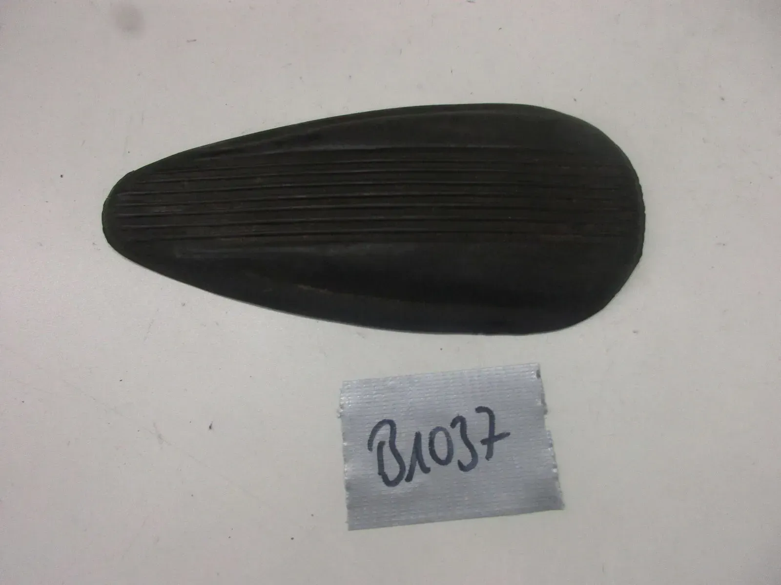 B1037 DKW Kniekissen Tankpad Knieschoner Tank Tankgummi Benzintank Gummi - Bild 1