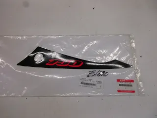 E1690. Suzuki GSX-R 750 Aufkleber Dekor 68145-35F70-LV8 Verkleidung links Emblem - Bild 1