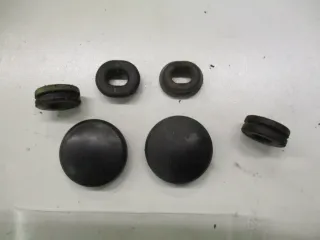 1. Yamaha TDR 125 5AN Bj97 Deckel Gummi Gabelverschluß - Bild 1