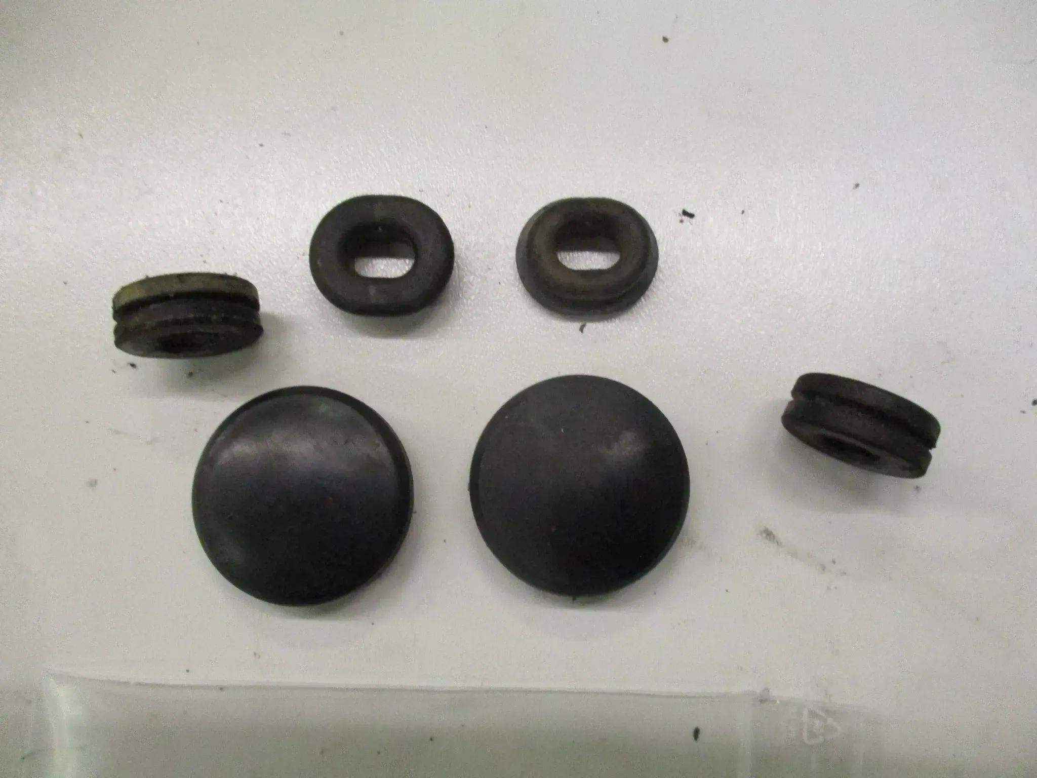 1. Yamaha TDR 125 5AN Bj97 Deckel Gummi Gabelverschluß - Bild 1