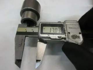 O1. Suzuki GS 550 M KATANA Buchse Hülse Steckachse hinten Bolzen Muffe Lager - Bild 3