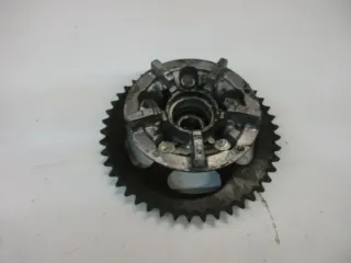 O2. Suzuki GSX 600 F GN72B Kettenradträger hinten Antrieb Felge Ritzel Zahnrad - Bild 2