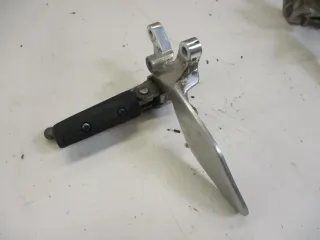 1. Yamaha YZF 750 R 4HN SP Fußraste vorne links mit Fußrastenhalter Fußrastenbrü - Bild 1