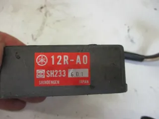 3. Suzuki GSX 1100 F GV 72 C Spannungsregler SH233 12R-A0 Lichtmaschine Regler - Bild 2