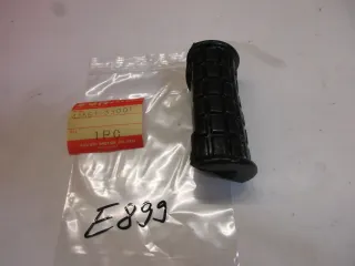 E899. Suzuki GT 380 Ersatzpedal Fußraste 43551-33001 vorne rechts Pedal Fussraste - Bild 2