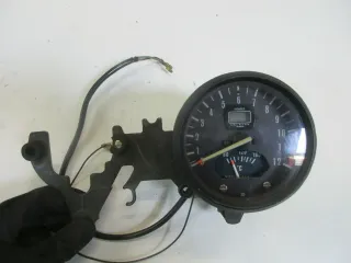 Suzuki GS 550 T Drehzahlmesser mit Tachohalter Armatur Instrument Display Anzeig - Bild 2