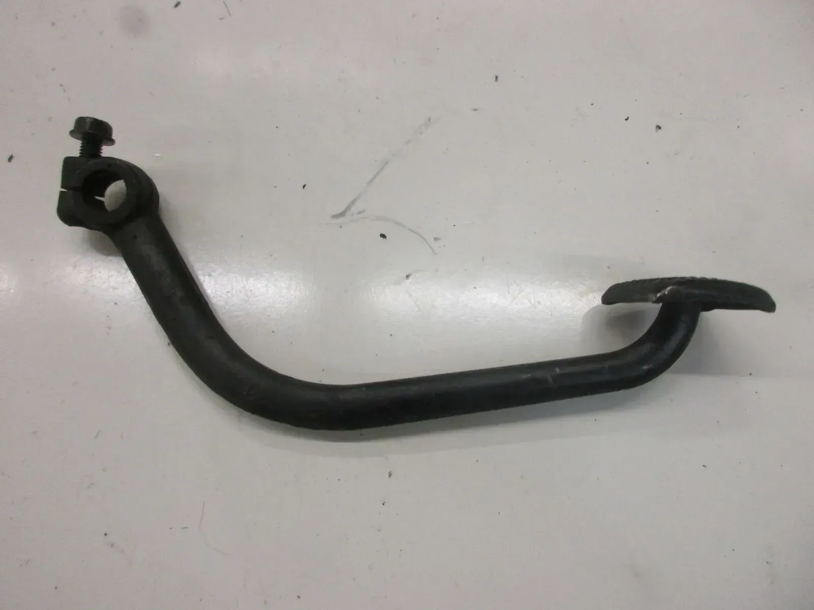 1. Kawasaki GPZ 550 UT ZX 550 A Bremspedal unten Bremse Bremshebel brake pedal - Bild 1