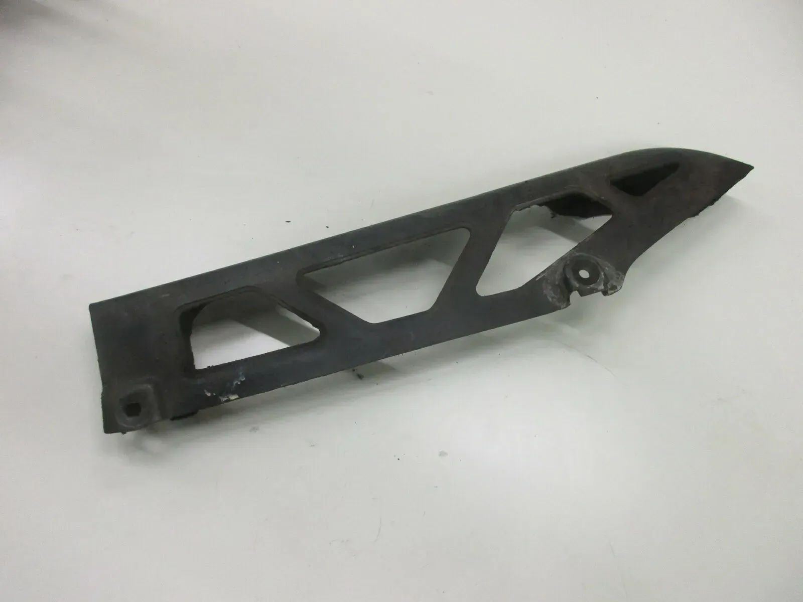 7. Kawasaki GPZ 600 R ZX600A Kettenschutz Kette Verkleidung Rahmen fairing - Bild 1