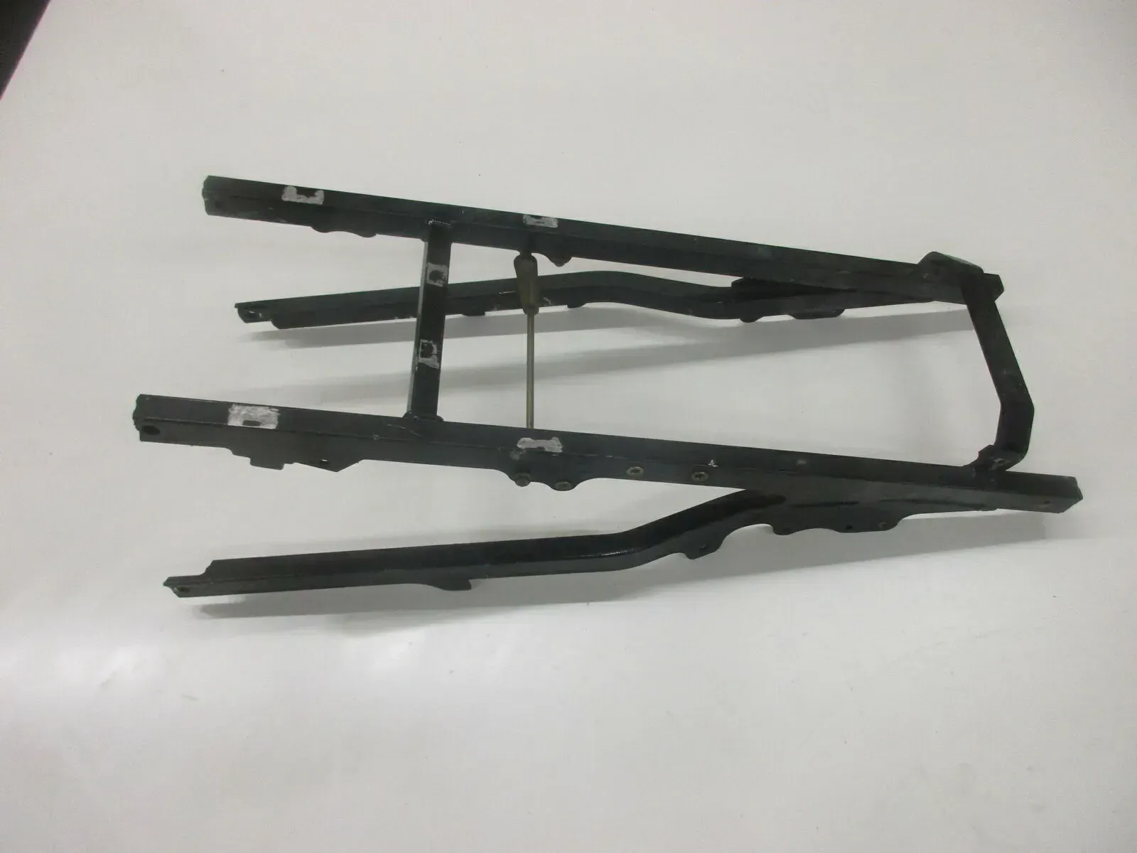 9. Kawasaki GPZ 600 R ZX600A Heckrahmen Hilfsrahmen Sitzbank Rahmen Träger - Bild 1