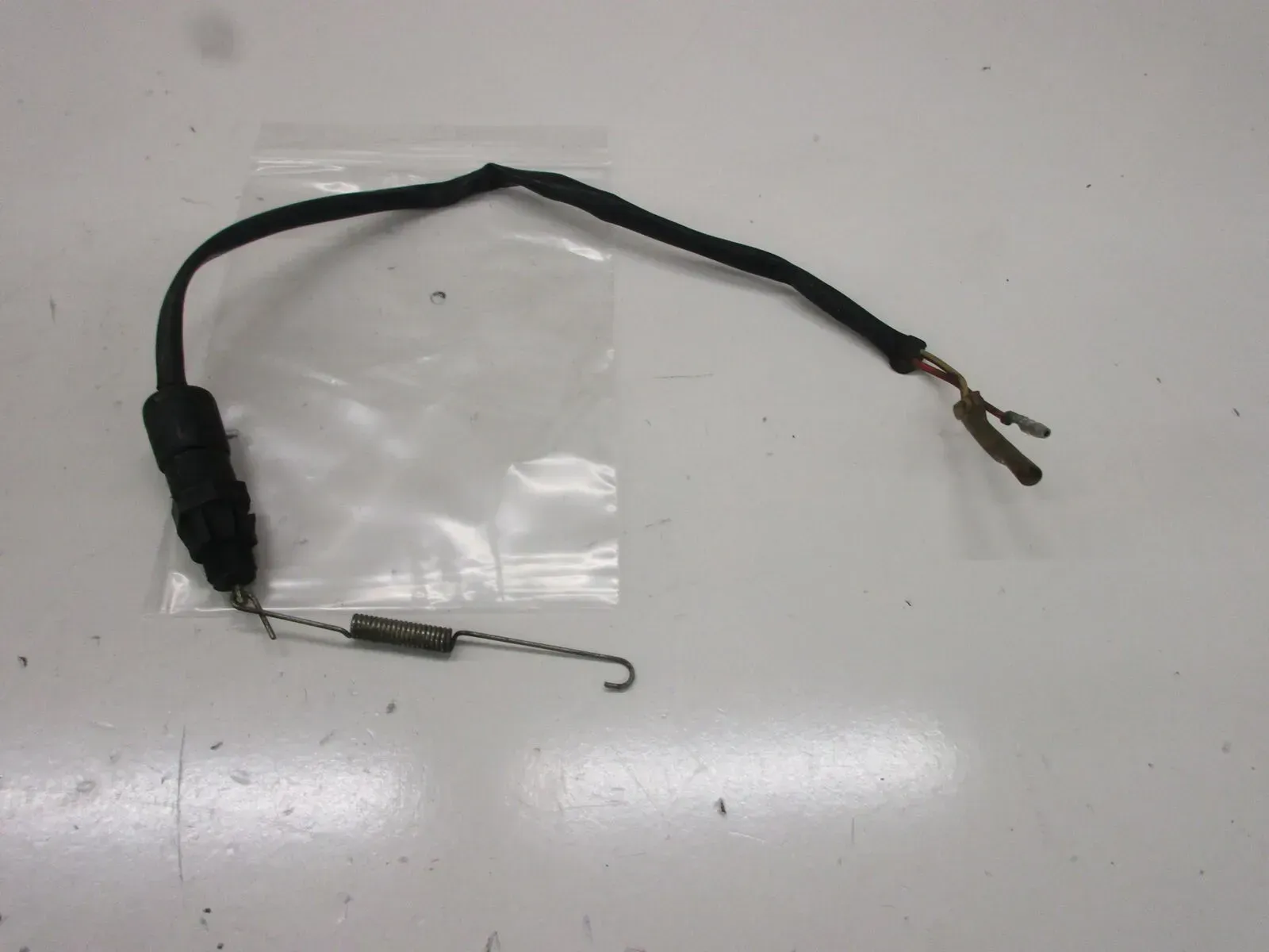 Suzuki DR 600 R SN 41 A Bremslichtschalter hinten mit Feder Druckschalter - Bild 1