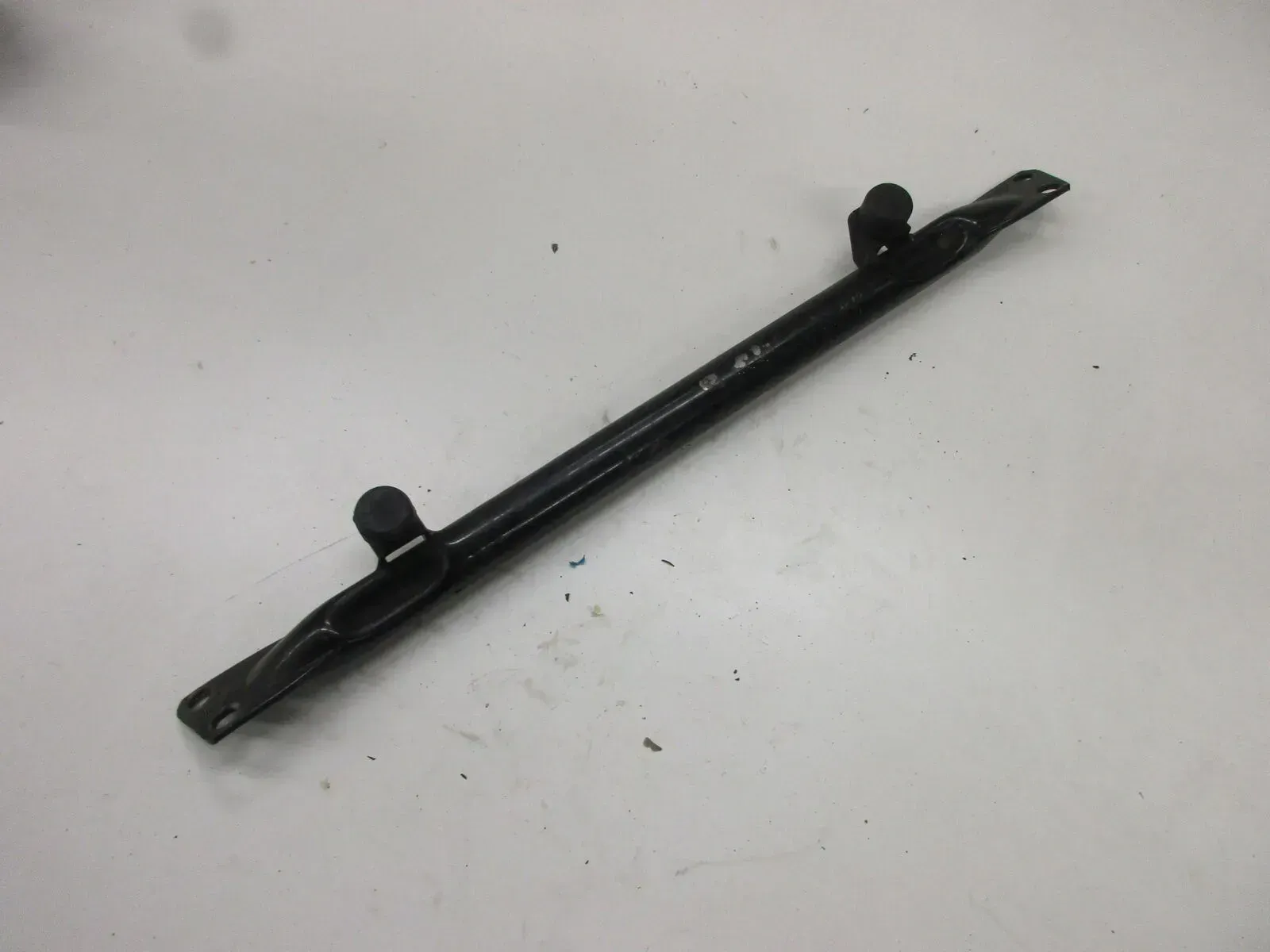 Strebe Halter Rahmen 1. Suzuki GSX 600 F GN 72 B Aufnahme Hilfsstrebe Traverse - Bild 1