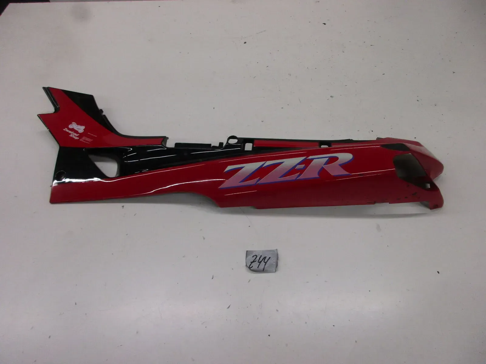Seitenverkleidung Sitzbank Z44 Kawasaki ZZR 600 D ZX600D links Heckverkleidung - Bild 1