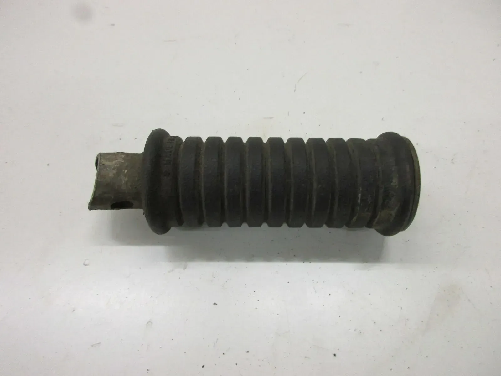 Fußraste Soziusraste Suzuki RG 80 Gamma NC 11 A Fussraste hinten rechts footrest - Bild 1