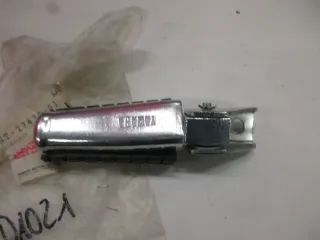Fußraste 2NT-27430-01 D1021. Yamaha XV 535 Virago hinten links Soziusraste - Bild 3