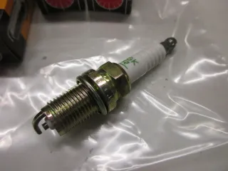 F156 Honda GL 1800 Zündkerzen NGK BKR6E-11 V-Line 4x Motor - Bild 4