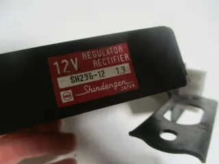 2. Honda GL 1100 SC02 Goldwing Spannungsregler SH238-12 Lichtmaschine Laderegler - Bild 2
