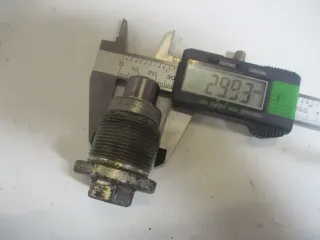 2. Honda GL 1100 SC02 Goldwing Schraube Bolzen Schwinge Rahmen Lagerzapfen - Bild 1