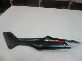Honda CBR 125 R JC34 Verkleidung Sitzbank Seite links Seitenverkleidung hinten - Bild 1