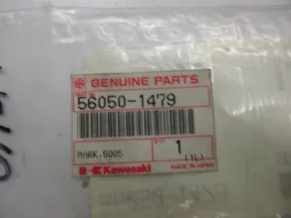 A1740 Kawasaki GPZ 500 S Aufkleber Verkleidung Emblem 56050-1479 Dekor Original - Bild 3