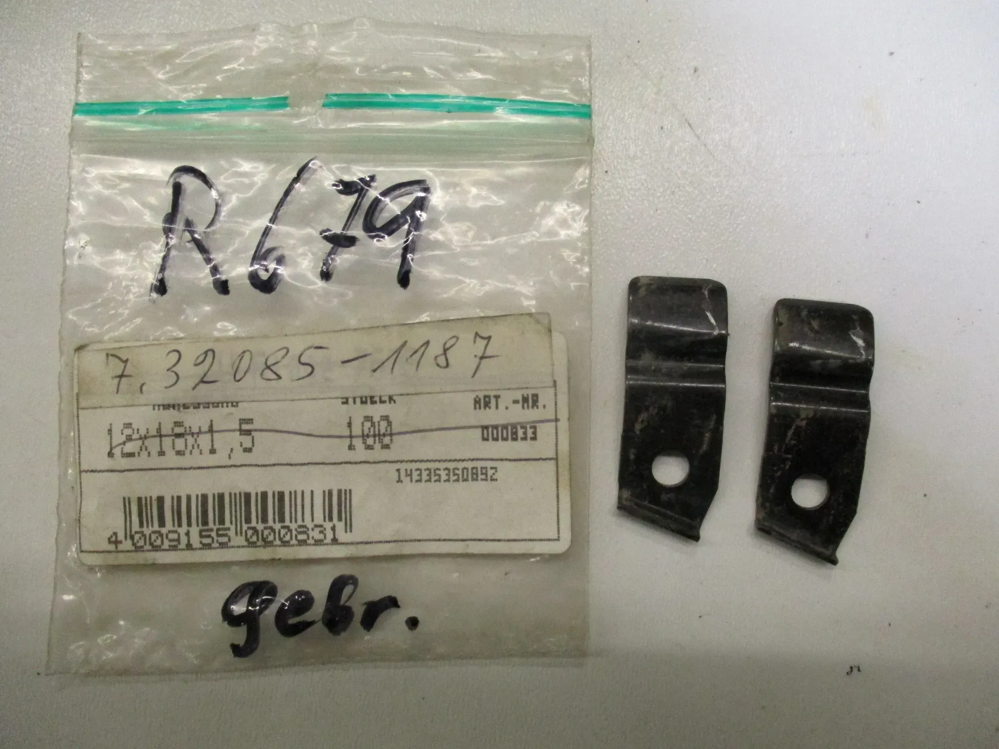 R679 Kawasaki GPZ 500_900_ZR 550 Halteplatte 32085-1187 Gepäckhaken - Bild 1