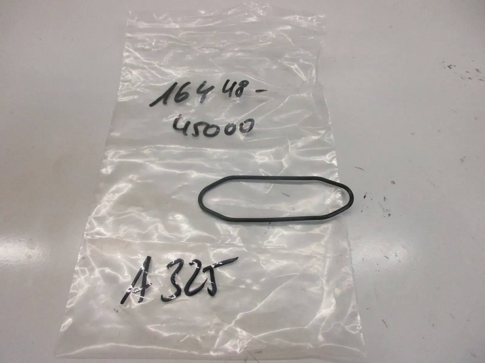 A325. Suzuki GS 750_1000 Dichtung O-Ring Motor Motordichtung 16448-45000 - Bild 1