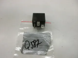 Q587. Audi VW Porsche Relais Arbeitsstromrelais 12V Schalter 431951253 - Bild 2