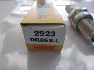 R1882 NGK DR8ES-L Kawasaki Yamaha Suzuki Zündkerze 2923 Motor Ø 14 mm - Bild 4