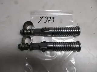 T979 Honda Kawasaki Yamaha Fussraste hinten rechts oder links Sozius Chopper - Bild 1