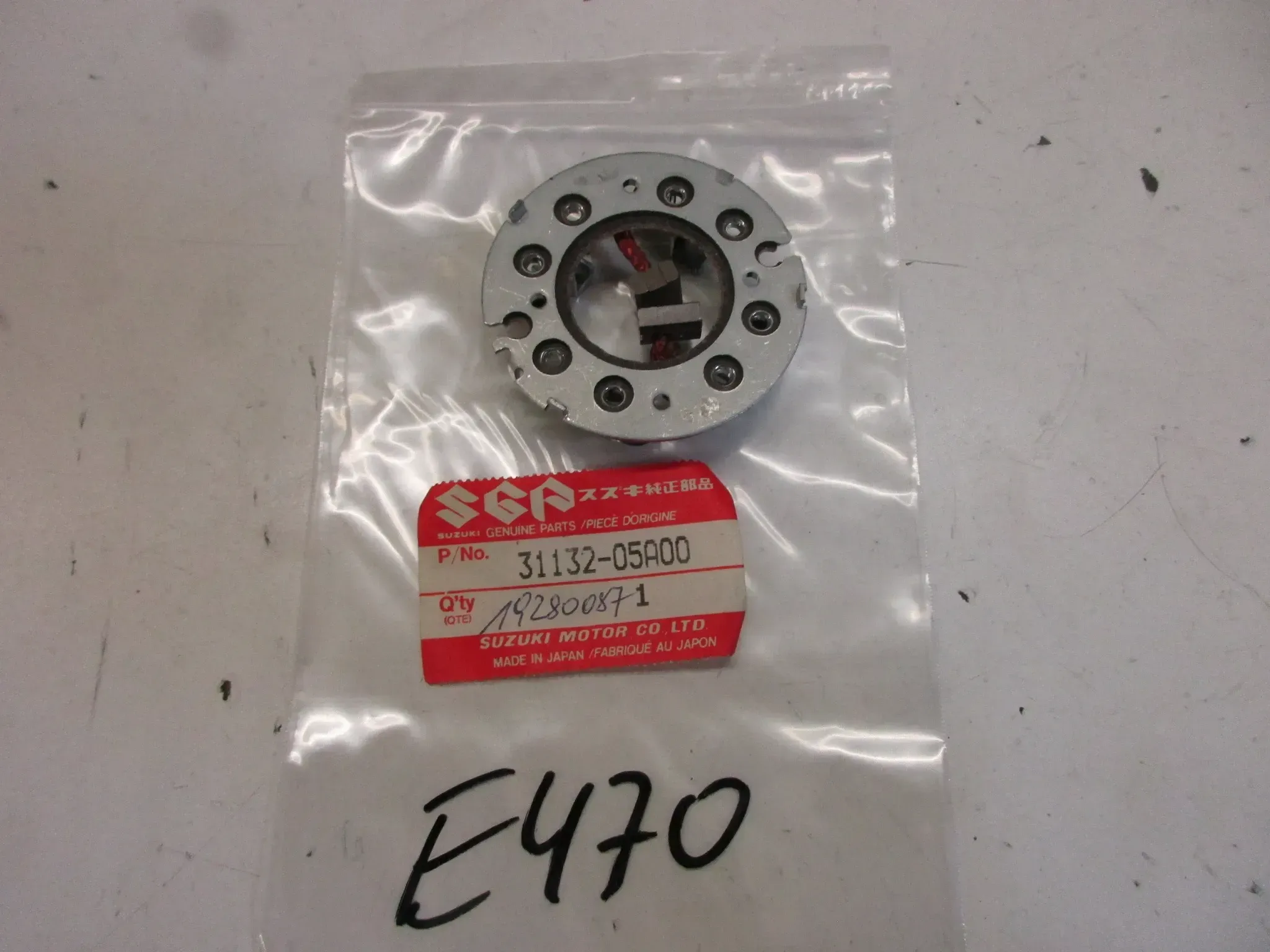 E470. Suzuki GV 1400 GD Zündverteiler 31132-05A00 Zündung Starter Motor brushes - Bild 1