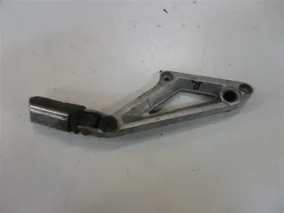 1. HONDA VF 750 S RC07 FUSSRASTENHALTER MIT FUßRASTE HINTEN RECHTS SOZIUSRASTE - Bild 2