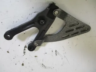 1. Yamaha YZF-R6 RJ095 Fußrastenhalter vorne links für Fußraste foot rest front left - Bild 3