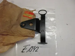 E1542. Suzuki GS 1000 Lampenhalter 51540-49000-291 vorne links Scheinwerferhalter - Bild 2