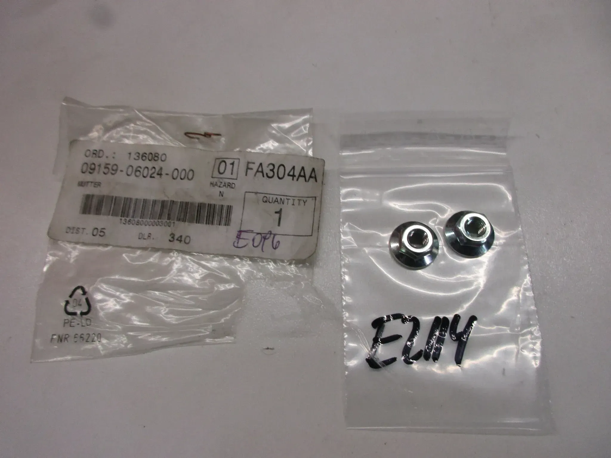 E2114 Suzuki GS 1100 G Mutter Nut 09159-06024 Rahmen Verkleidung Motor Schraube - Bild 1