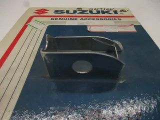 E1908. Suzuki VZ 800 Marauder Ummantelung Bremszylinder 99950-70169 Halter Aufnahme Brems - Bild 2