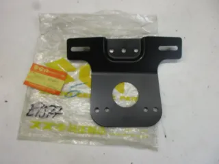 E1577. Suzuki GS 550 E_T_L Rücklichthalter Aufnahme 35927-45600 Bremslicht Halter - Bild 2