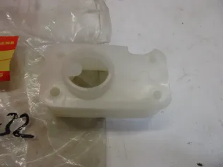 E732. Suzuki GSX 400 Bremsflüssigkeitsbehälter oben 59687-45100 Bremspumpe Öl - Bild 3