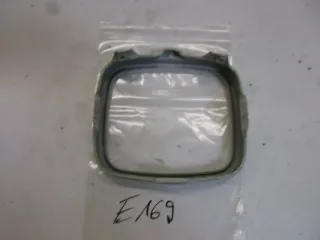 E169. Suzuki CS 80 Scheinwerferblende Zierblende 35111-02170 Frontscheinwerfer - Bild 3