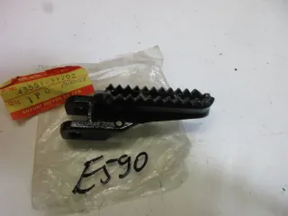 E590. Suzuki DR 100_250 Fußraste vorne rechts 43551-37202 Fussraste footrest - Bild 2