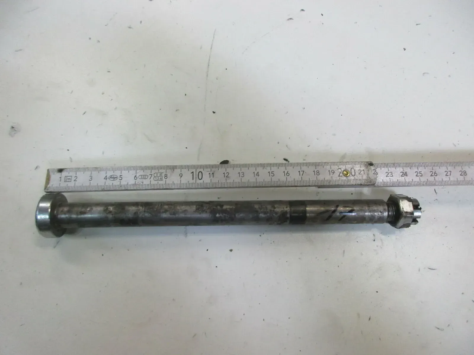 Yamaha XS 500 1H2 Steckachse hinten Achse Hinterrad Axle Felge Wheel - Bild 1
