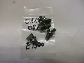 E1300 Suzuki GS 550 E Schrauben Rahmen Verkleidung 01107-08168 M8 mm bolt - Bild 1