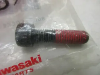 R203. Kawasaki ZX 650_750 Schraube 8x30 mm Lenkerschalter Lenker 92150-1604 - Bild 2