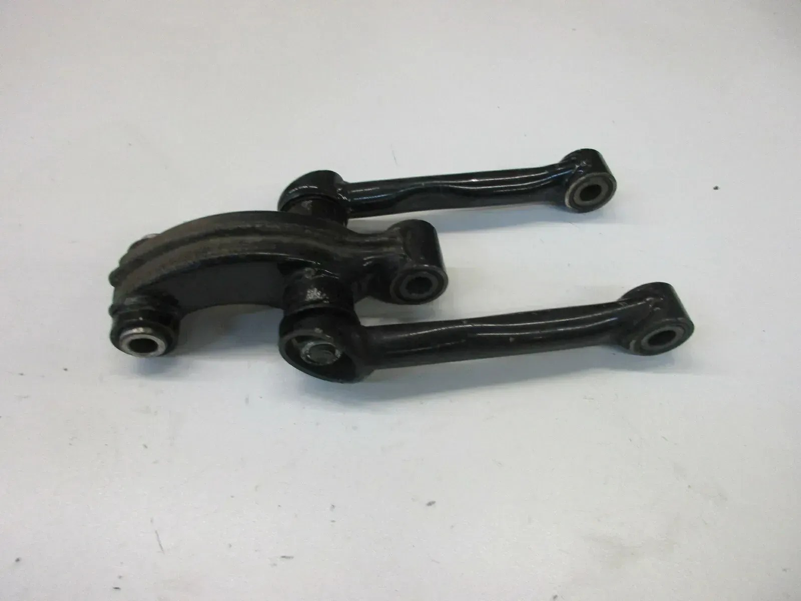 O. Kawasaki GPZ 305 EX305A BD Umlenkung Federbein Knochen Schwinge Halter - Bild 1