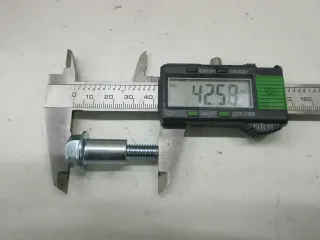 A124. Suzuki GSX-R 750_1000 Schraube Schwinge Rahmen M8 mm Bolzen 09111-08093 - Bild 3
