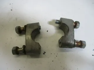 Suzuki TS 250 Lenkerhalter Lenkerklemme Halter Klemmung Lenker Schrauben Bolzen - Bild 2