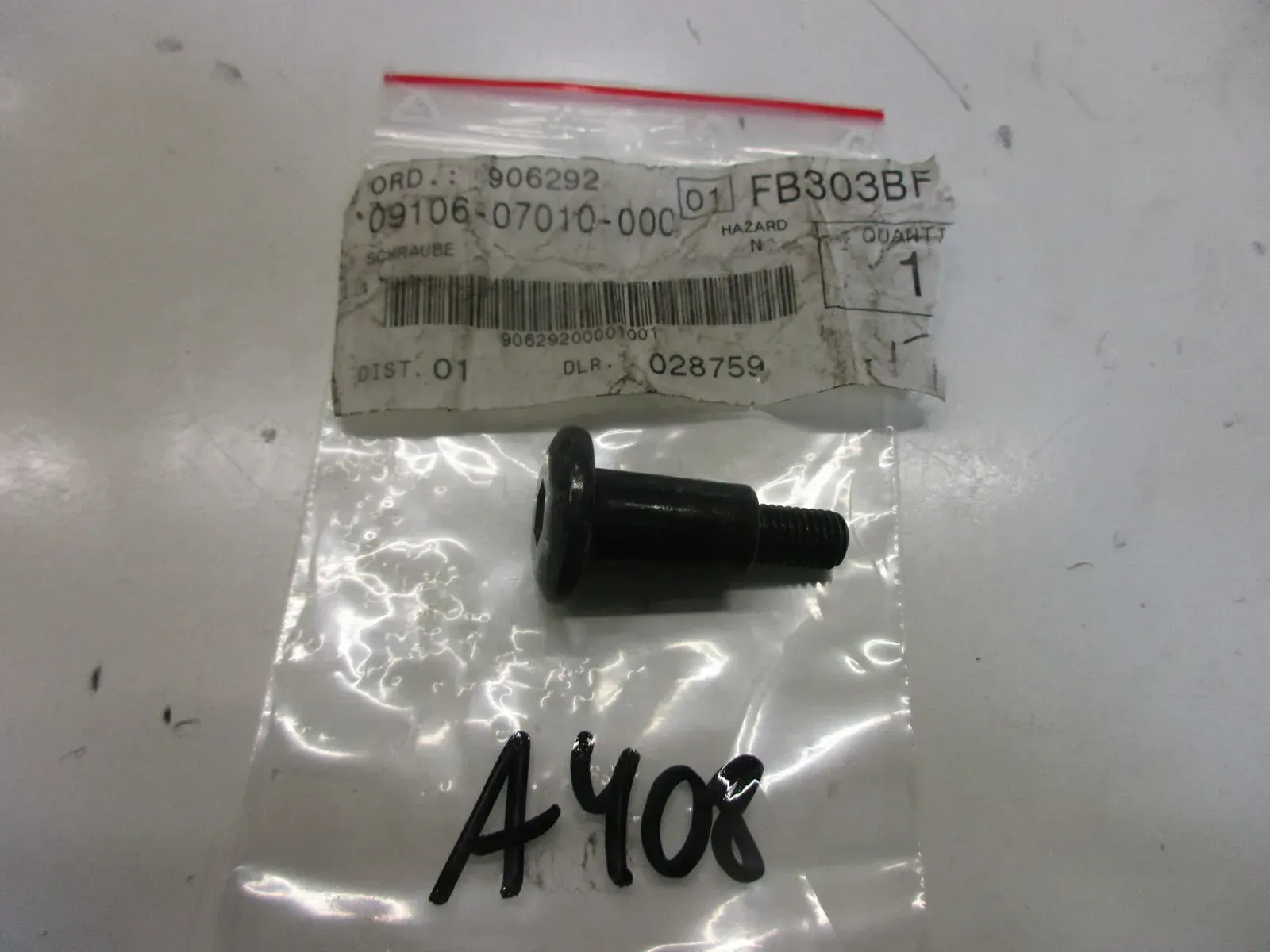 A408. Suzuki GSX 600_750 F Schraube Motor M7 x 19 Zylinderkopf 09106-07010 - Bild 1